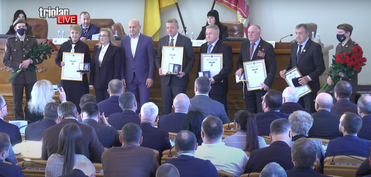 Віль Бакіров отримав звання Почесного громадянина Харківської області на VIII сесії Харківської обласної ради VIII скликання